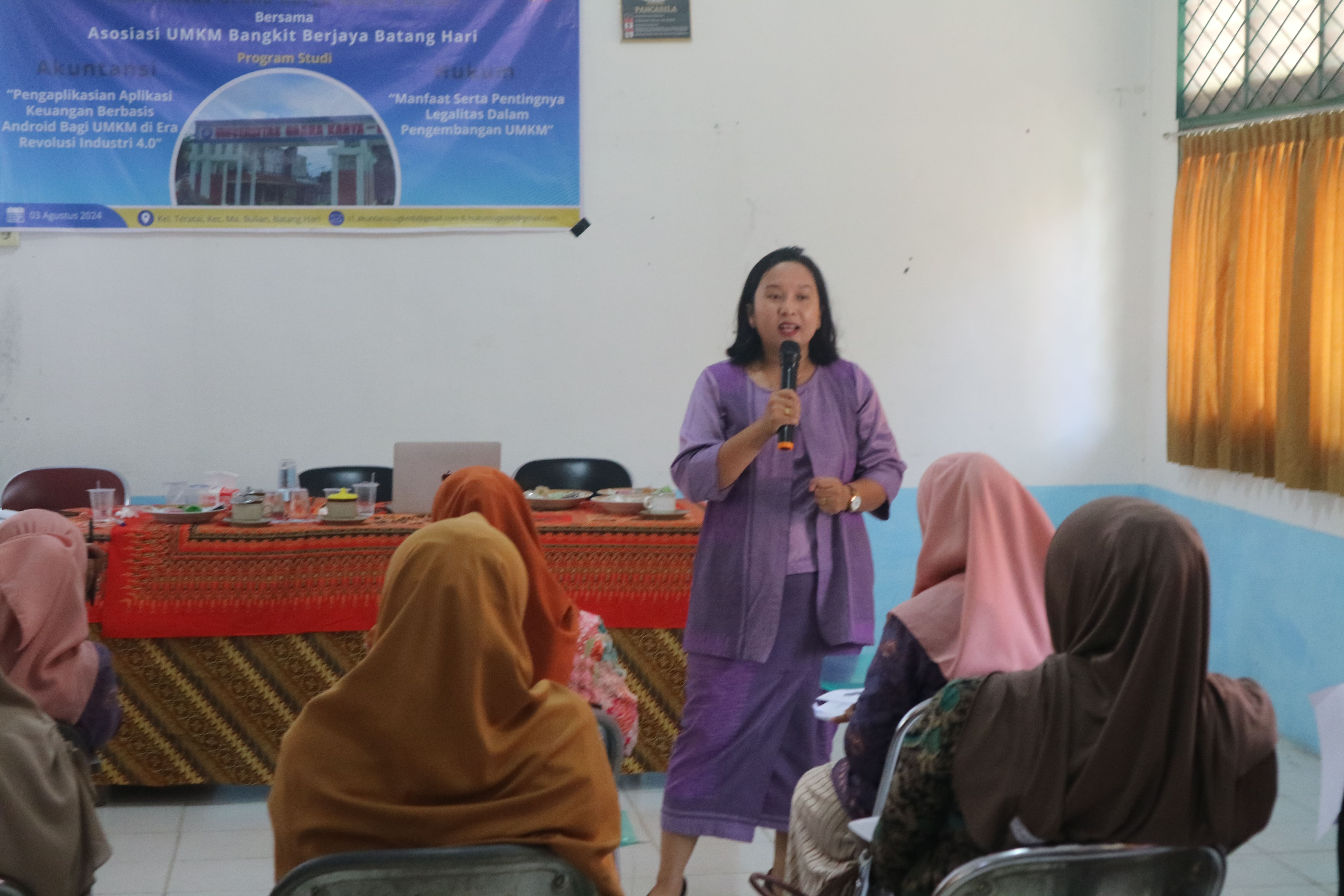 Tim PKM Dosen UGKMB Beri Edukasi Terkait Legalitas Usaha dan Pencatatan Keuangan Kepada UMKM Batang Hari - Jtizen